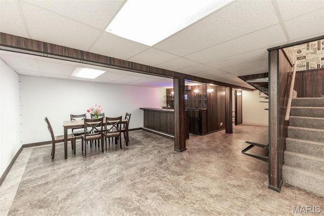 10158 Sakura Drive, St Louis, MO 63128