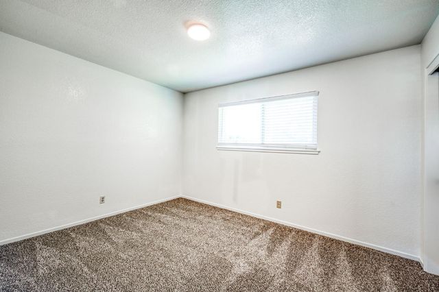 619 W Indianapolis Avenue, Clovis, CA 93612