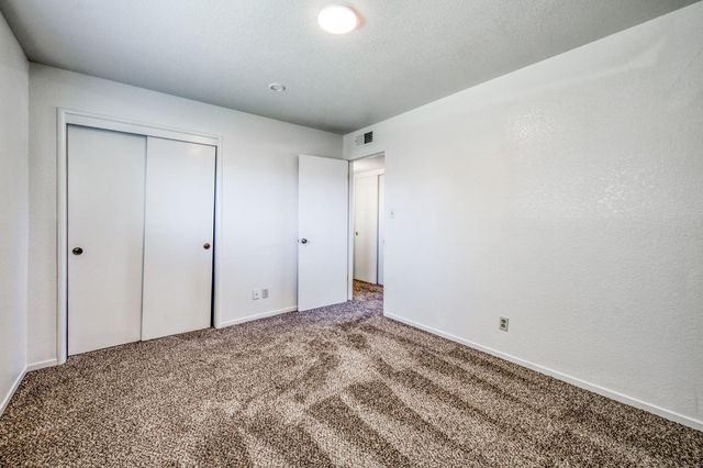 619 W Indianapolis Avenue, Clovis, CA 93612
