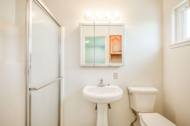619 W Indianapolis Avenue, Clovis, CA 93612