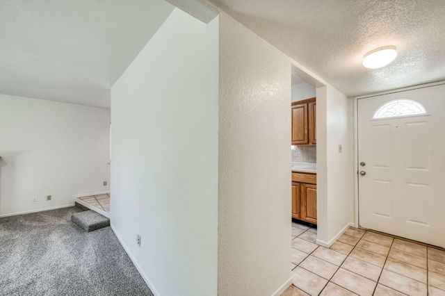 619 W Indianapolis Avenue, Clovis, CA 93612