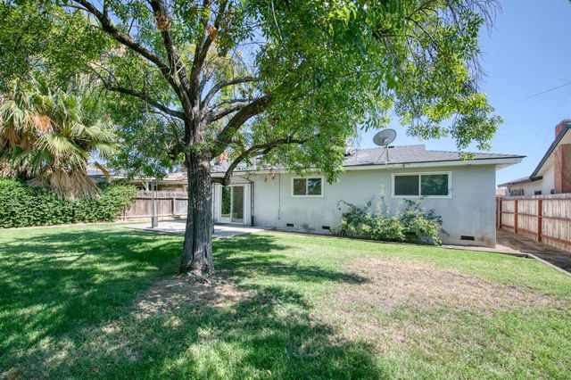 619 W Indianapolis Avenue, Clovis, CA 93612
