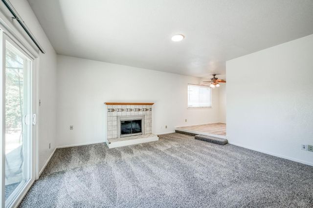 619 W Indianapolis Avenue, Clovis, CA 93612