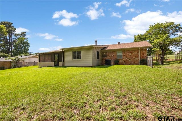 2929 Fairfax Dr, Tyler, TX 75701
