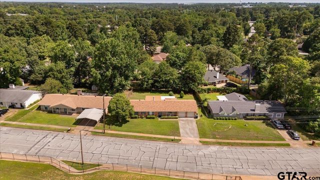 2929 Fairfax Dr, Tyler, TX 75701