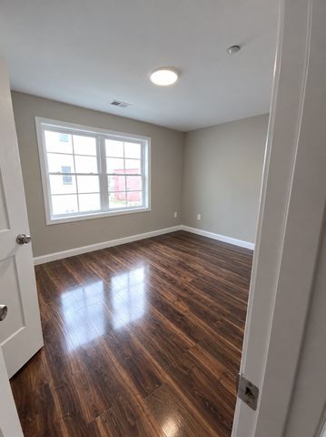 67 Shepard Street 10, Lynn, MA 01902