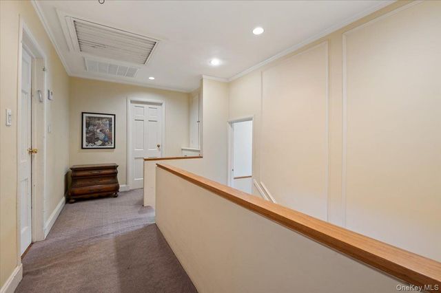60 Broadway, Lawrence, NY 11559
