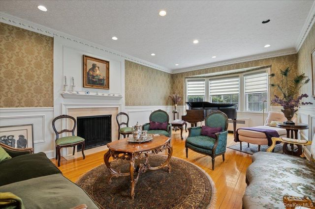 60 Broadway, Lawrence, NY 11559