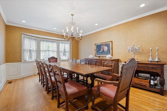 60 Broadway, Lawrence, NY 11559