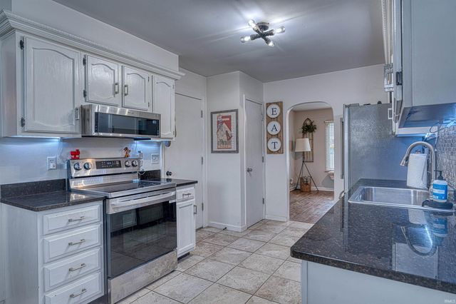 501 GUN POWDER Lane, Evansville, IN 47711