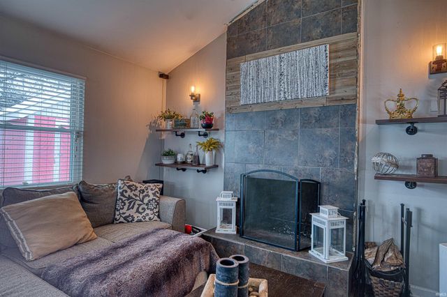 501 GUN POWDER Lane, Evansville, IN 47711