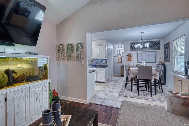 501 GUN POWDER Lane, Evansville, IN 47711