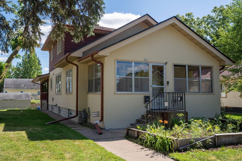 1868 Ivy Avenue E, Saint Paul, MN 55119