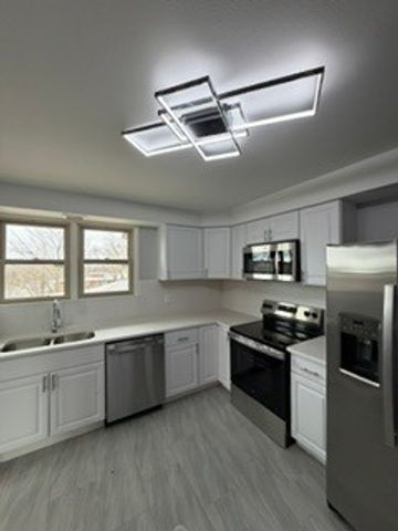 8644 SKOKIE Boulevard 405, Skokie, IL 60077