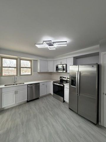 8644 SKOKIE Boulevard 405, Skokie, IL 60077