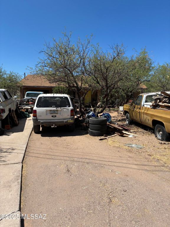 494 New Court, Rio Rico, AZ 85648