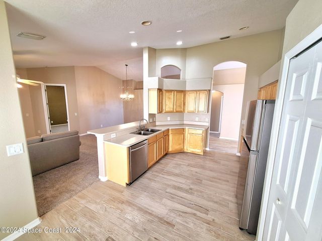 2622 Glasbern Circle, Melbourne, FL 32904