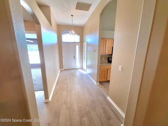 2622 Glasbern Circle, Melbourne, FL 32904