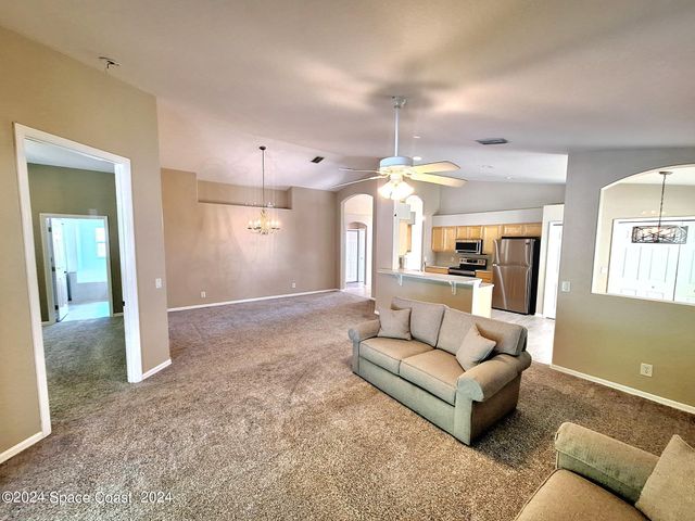 2622 Glasbern Circle, Melbourne, FL 32904