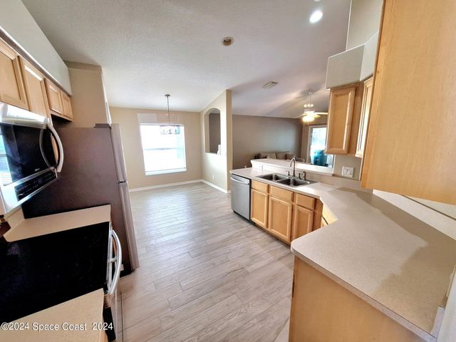 2622 Glasbern Circle, Melbourne, FL 32904