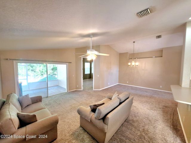 2622 Glasbern Circle, Melbourne, FL 32904
