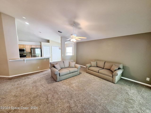 2622 Glasbern Circle, Melbourne, FL 32904