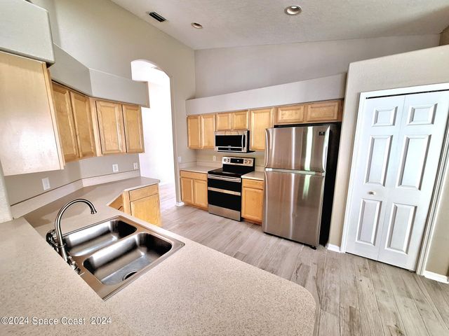 2622 Glasbern Circle, Melbourne, FL 32904