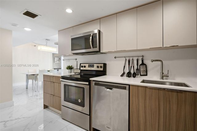 20505 E Country Club Drive 1231, Aventura, FL 33180
