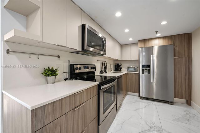 20505 E Country Club Drive 1231, Aventura, FL 33180
