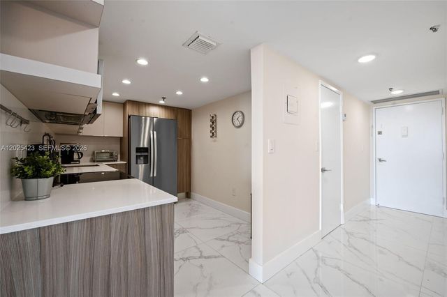 20505 E Country Club Drive 1231, Aventura, FL 33180