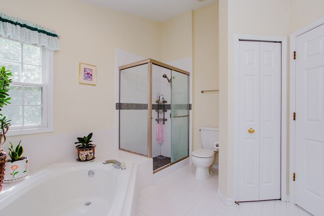 1438 Della Drive, Hoffman Estates, IL 60169
