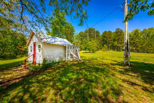 603 Razorback Dr, Clinton, AR 72031