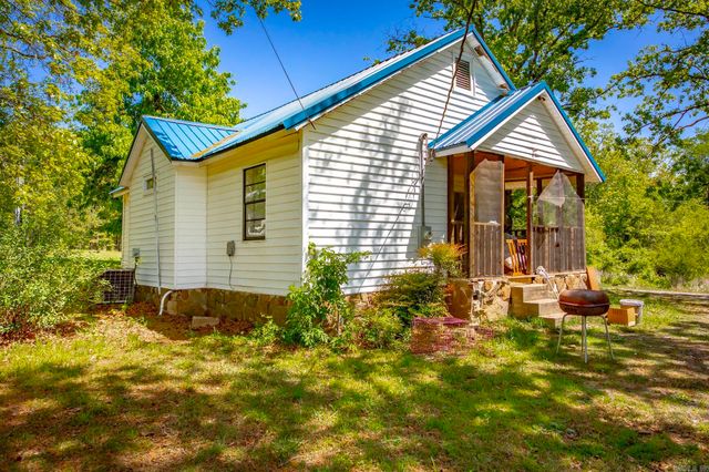 603 Razorback Dr, Clinton, AR 72031