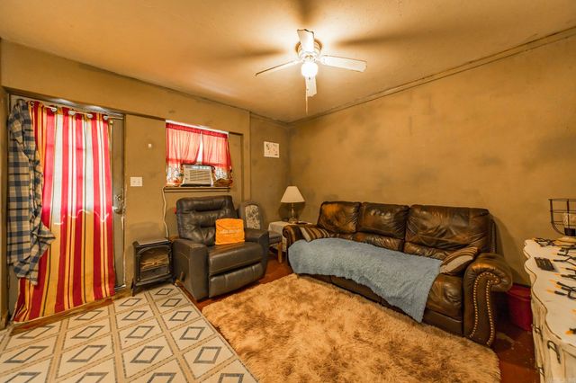 603 Razorback Dr, Clinton, AR 72031
