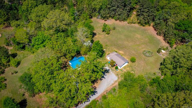 603 Razorback Dr, Clinton, AR 72031