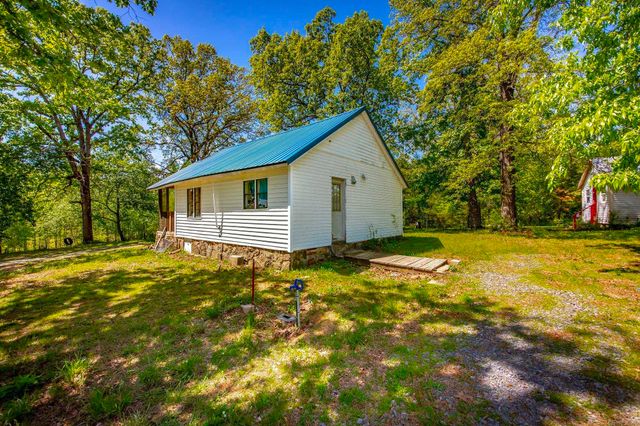603 Razorback Dr, Clinton, AR 72031