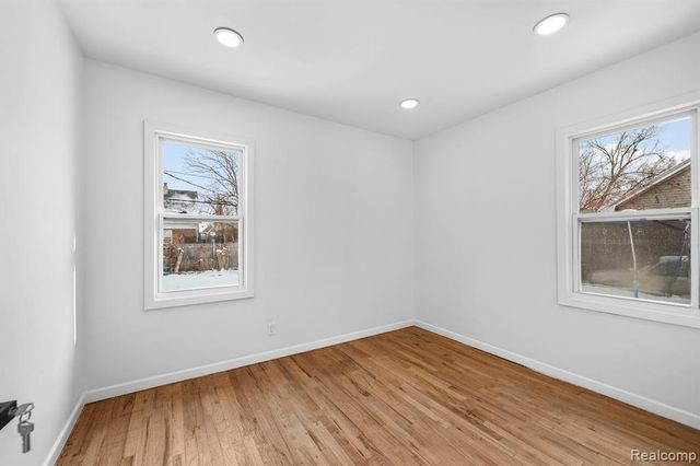 15846 Lesure Street, Detroit, MI 48227