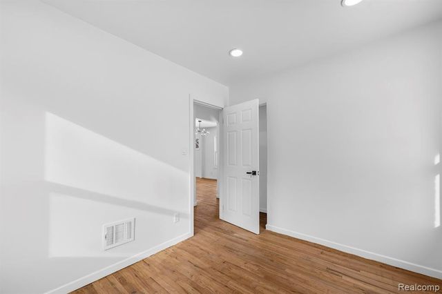 15846 Lesure Street, Detroit, MI 48227