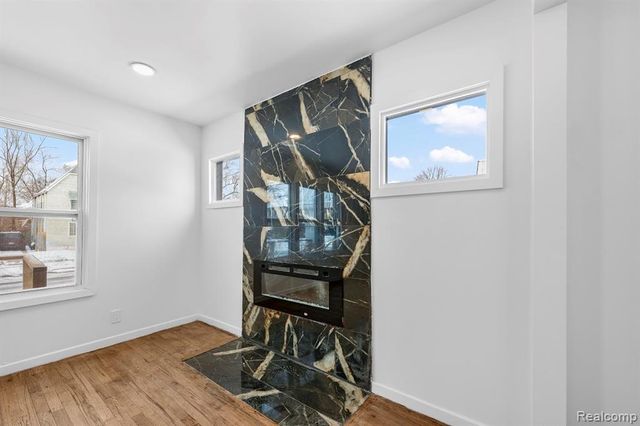 15846 Lesure Street, Detroit, MI 48227