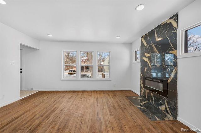 15846 Lesure Street, Detroit, MI 48227