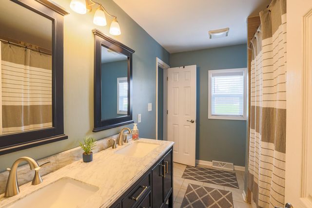 717 Cottonwood Drive, Dyer, IN 46311