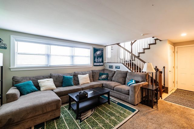 717 Cottonwood Drive, Dyer, IN 46311