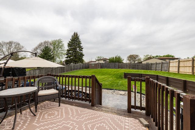 717 Cottonwood Drive, Dyer, IN 46311