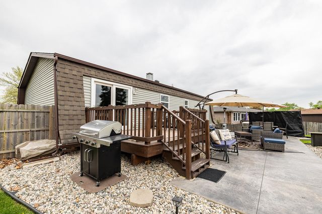 717 Cottonwood Drive, Dyer, IN 46311