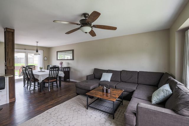 717 Cottonwood Drive, Dyer, IN 46311