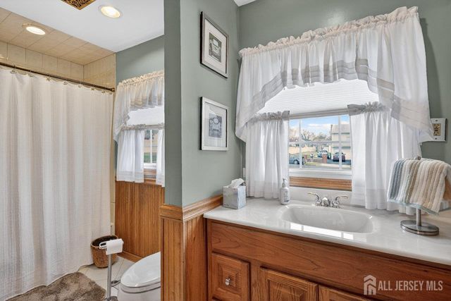 10 Barbara Place, Sayreville, NJ 08872