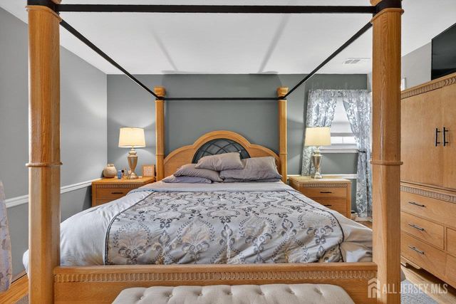 10 Barbara Place, Sayreville, NJ 08872