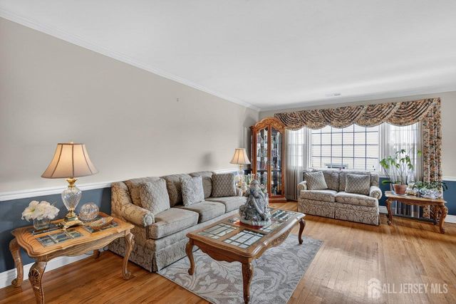 10 Barbara Place, Sayreville, NJ 08872