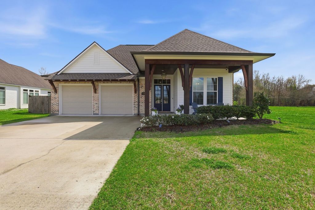 114 Lake Hudson Circle, Thibodaux, LA 70301