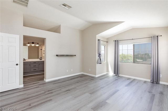 6521 Raven Hall Street, North Las Vegas, NV 89084
